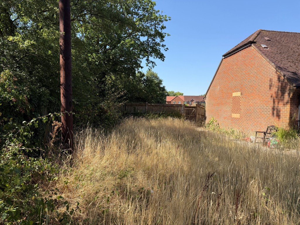 Lot: 49 - BUILDING PLOT IN ESTABLISHED RESIDENTIAL LOCATION - View from rear of plot
